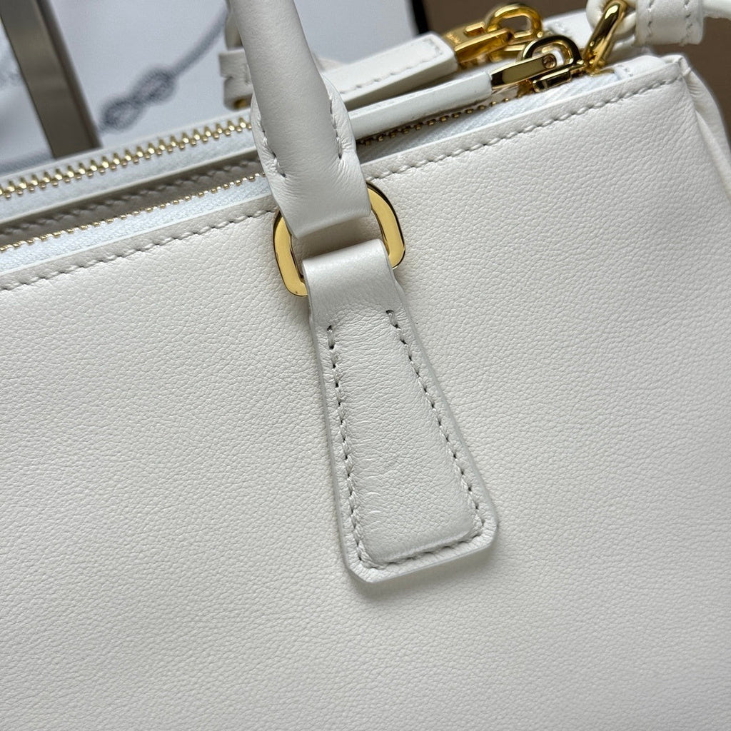 Prada Galleria medium leather bag